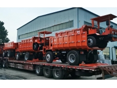 3臺12噸四不像車、2臺5噸四不像車發(fā)往貴州